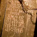 Tabliczka znamionowa Halifaxa znalezionego georadarem